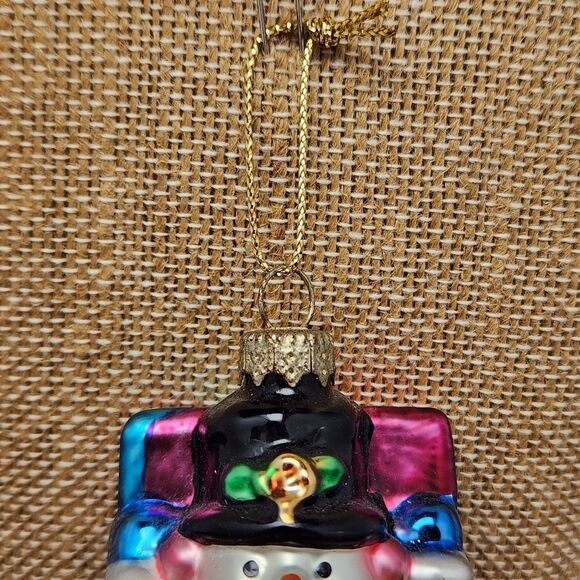Thomas Pacconi Blown Snowman Present Glass Christmas Ornament Museum Series - Picture 3 of 8